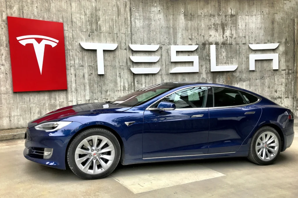Tesla Stock Crash: Elon Musk vs Trump, Epstein Files Fallout & Truth Social Drama – What’s Really Behind the TSLA Drop?