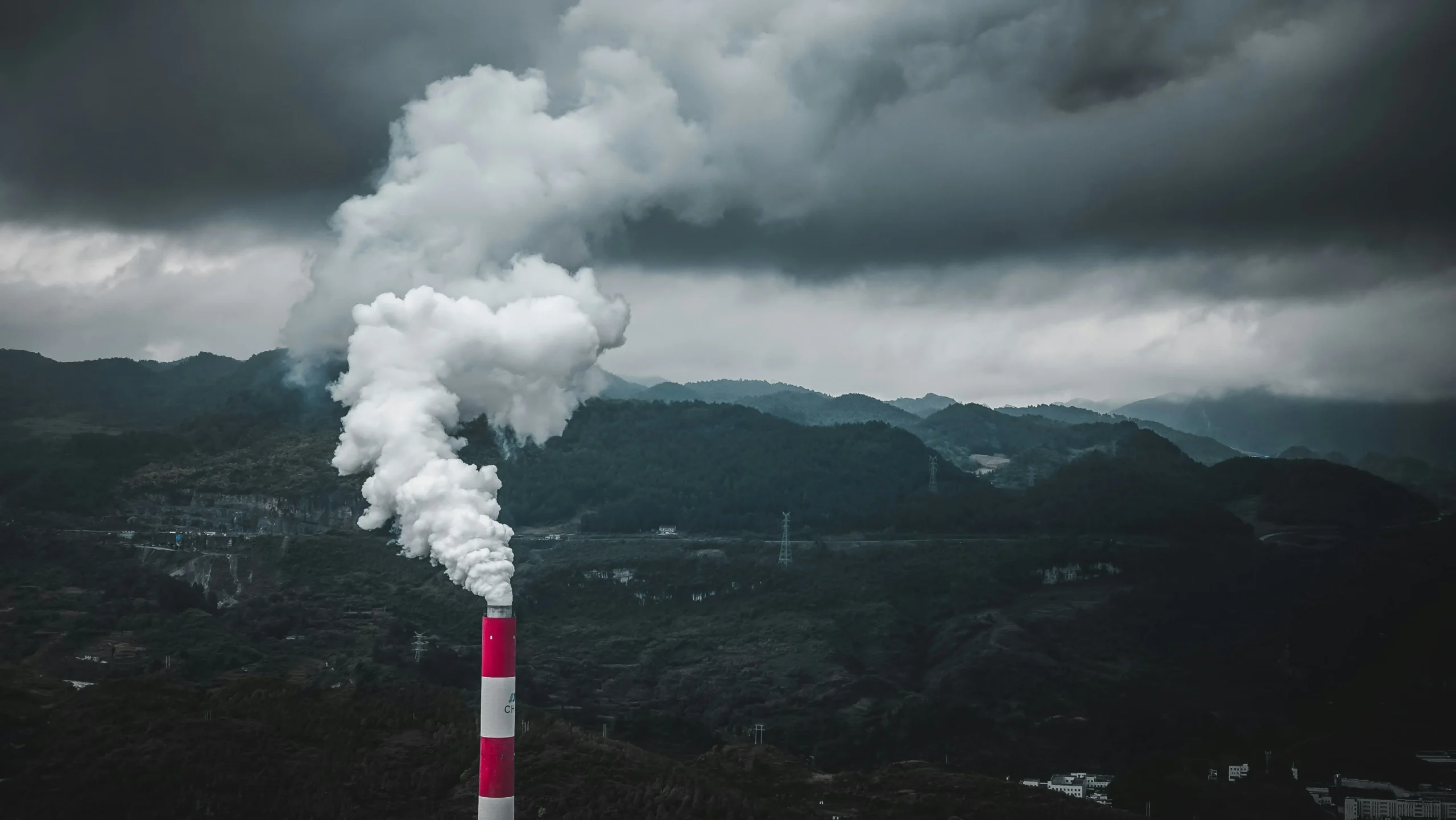 Why Climate Tech ETFs Are Beating the S&P in 2025